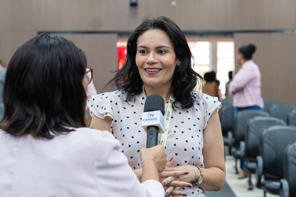 Munícipe participa de palestra do Outubro Rosa.