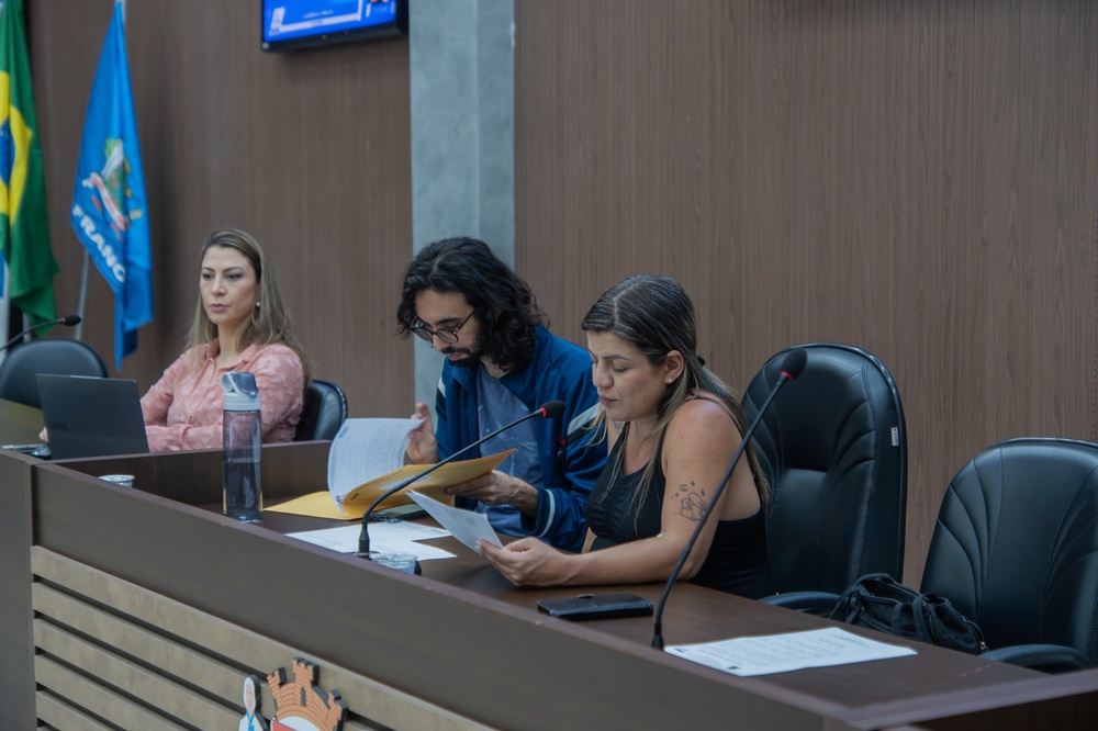 Vereadora Lindsay Cardoso preside audiência pública