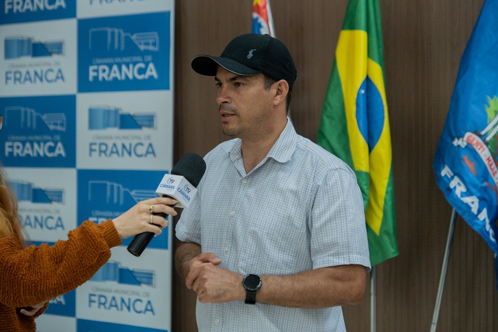 Vereador Leandro O Patriota participa de Reunião das Comissões Permanentes