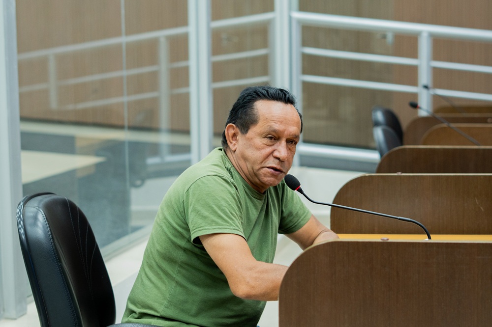 Vereador Zezinho Cabeleireiro participa de Reunião de Comissões Permanentes