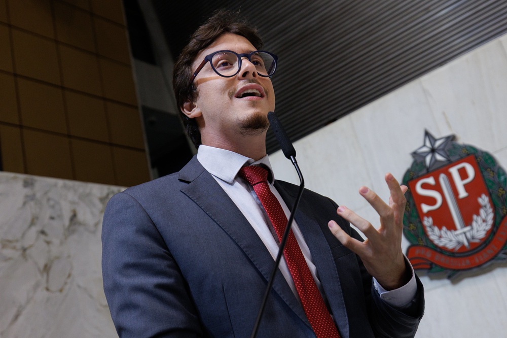 Câmara entrega o título de Cidadão Francano ao deputado Guilherme Cortez