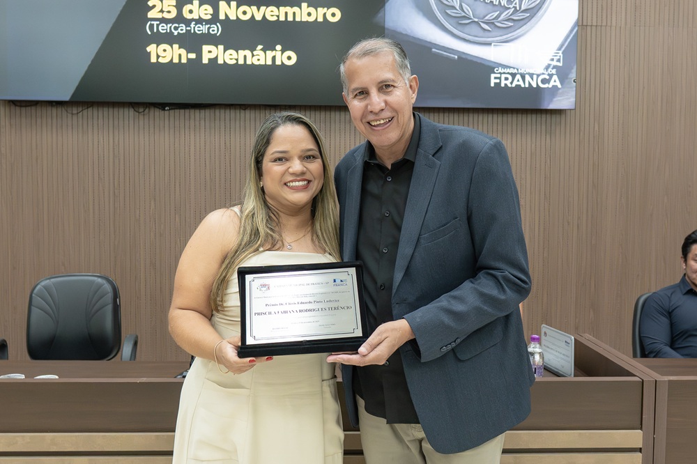 Câmara homenageia educadores, influenciadores, esportistas e instituições da cidade