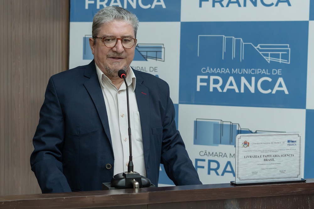 Câmara homenageia educadores, influenciadores, esportistas e instituições da cidade