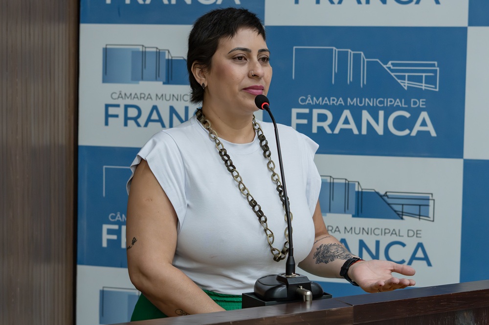 Câmara Municipal homenageia o Instituto Luz de Lô em Sessão Solene