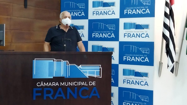 Fernando Campos durante fala na Tribuna da Câmara