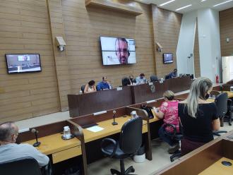 Vereadores e servidores participam de audiência pública sobre microchipagem e castração no Plenário