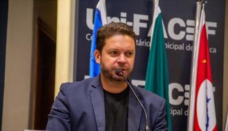 Carlinho Petrópolis fica no PL, agradece convites de partidos e parabeniza prefeito por novas UBSs