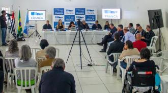 Câmara aprova mais de R$ 2,4 milhões para saúde em sessão realizada no Centro Comunitário do Panorama