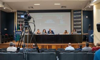 Vereadores debatem sobre recesso na Câmara e aprovam repúdio à terceirização de escolas no Estado