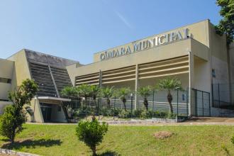 Câmara inicia instalação de energia fotovoltaica; sistemas ficam fora do ar nesta quarta-feira 