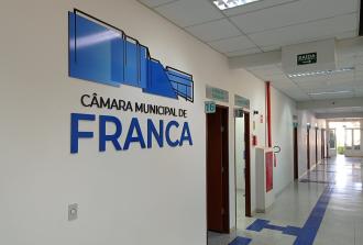 Comissões analisam projetos voltados à causa animal, educação e programas na área de saúde e 