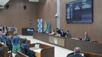 Câmara autoriza licitação do transporte e abre mão de impositivas para auxiliar na redução do valor da tarifa