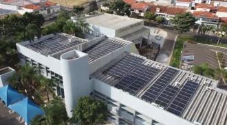 Câmara de Franca inaugura energia fotovoltaica; sistema já gerou economia de quase R$ 5 mil