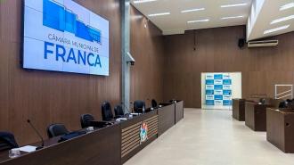 Vereadores votam requerimentos sobre publicidade, saúde, iluminação pública e orçamento