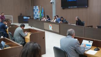 Câmara aprova leis que ampliam proteção a idosos e animais na cidade