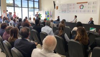 Governador Zema participa de encontro em Franca com vereadores e empresários para discutir economia
