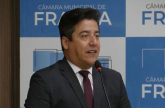 Fransérgio reforça Franca como polo do e-commerce e confirma lançamento do Instituto Estevão Willian em evento na Câmara