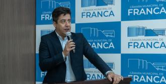 Fransérgio Garcia exalta Instituto Estevão Willian e questiona proibição de bebidas em estádios