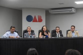 Bancada de representantes da OAB, Polícia Civil e Fórum de Franca