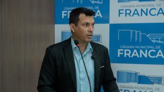 Leandro O Patriota anuncia novas UTIs móveis e critica decreto federal sobre educação especial