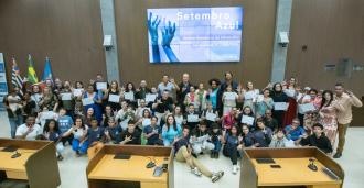 Legislativo francano reconhece parceiros da inclusão no Setembro Azul