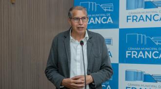Marcelo Tidy aborda crise dos Correios, reformas em escolas e desafios na saúde pública