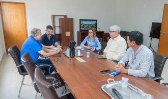 Câmara de Franca recebe visita do CREA-SP estuda parcerias e políticas públicas A Câmara Municipal de Franca recebeu, nesta quinta-feira (16), representantes do Conselho Regional de Engenharia e Agronomia do Estado de São Paulo (CREA-SP) para uma visita i