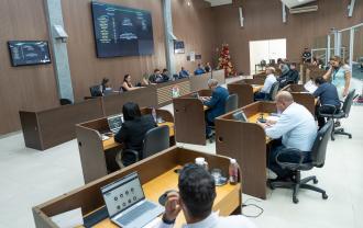 Câmara aprova projetos sobre descarte correto de lixo e uso de QR Code em obras públicas