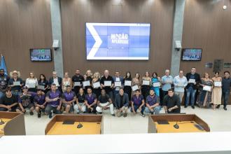 Câmara homenageia educadores, influenciadores, esportistas e instituições da cidade
