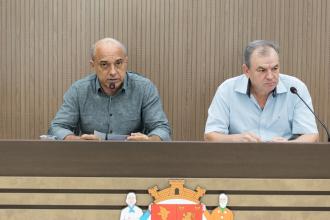 Vereadores conduzem reunião de comissões