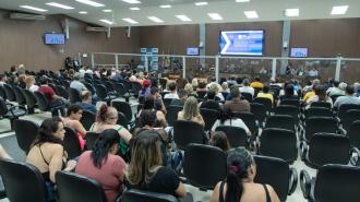 Moradores e autoridades participam de audiência na Câmara sobre melhorias nos conjuntos da CDHU