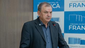 Pelizaro critica Estado por corte do ensino noturno e alerta para riscos ambientais no Rio Canoas