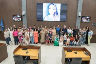 Câmara Municipal homenageia o Instituto Luz de Lô em Sessão Solene
