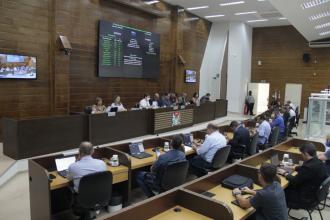 Projeto ‘Consciência Política’ e adicional para servidores do Legislativo são aprovados na Câmara