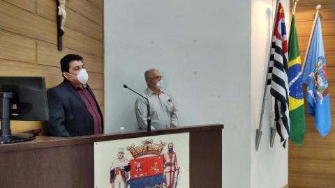Lucio Rangel (à esquerda) e Arnaldo Padilha discursam na Tribuna da Câmara Municipal de Franca Lucio Rangel (à esquerda) e Arnaldo Padilha discursam na Tribuna da Câmara Municipal de Franca