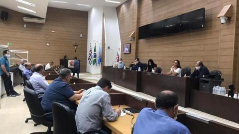 Vereadores assinaram ofício durante reunião realizada hoje com membros do Poder Executivo Vereadores assinaram ofício durante reunião realizada hoje com membros do Poder Executivo