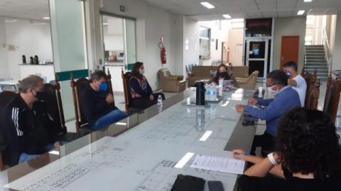 Membros das comissões permanentes se reúnem para discutir projetos de créditos adicionais na tarde desta sexta-feira Membros das comissões permanentes se reúnem para discutir projetos de créditos adicionais na tarde desta sexta-feira