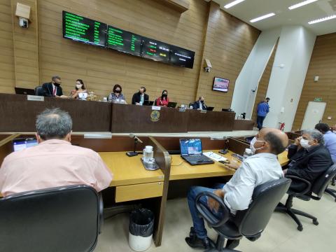 Vereadores acompanham a 16ª Sessão Ordinária da Câmara Municipal de Franca