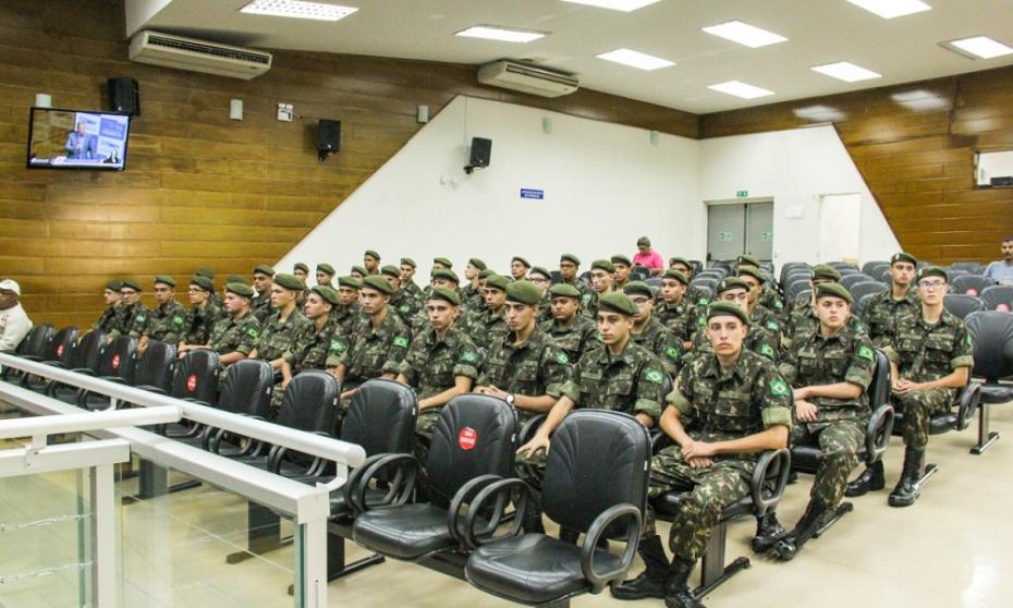 Atiradores lotam Plenário e comemoram Dia do Exército Brasileiro