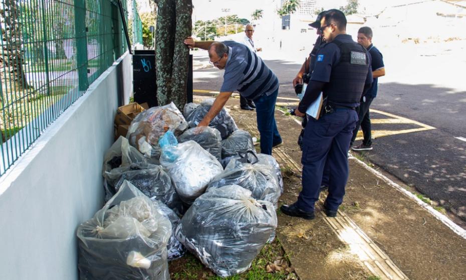 Presidente Della Motta aciona Guarda Civil após descarte ilegal de lixo em área da Câmara