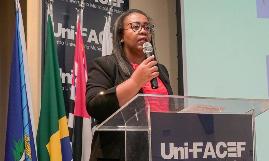 Andrea Silva destaca combate à violência contra mulheres e proteção para crianças e adolescentes