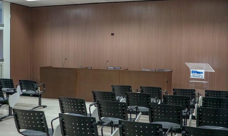 Obras da Câmara avançam; Bassi confirma liberação de gabinetes e Plenarinho