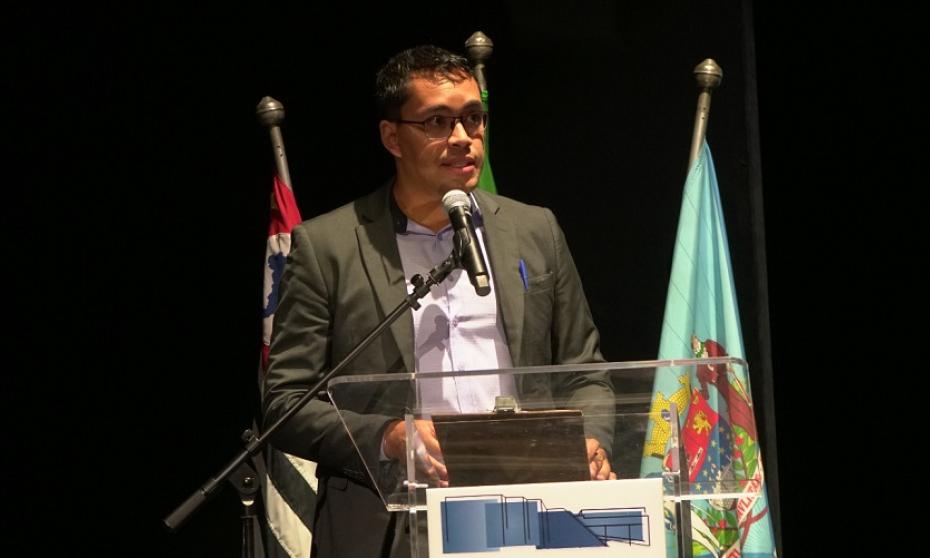 Walker Bombeiro defende Central de Libras e mais acessibilidade; ‘leis existem, vamos fazer acontecer!’