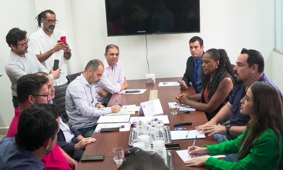 Secretário de Estado recebe propostas do COMAM e destaca potencial turístico da região