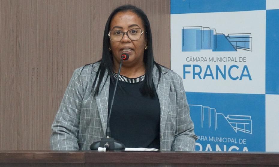 Andrea Silva agradece deputado por destinação de computadores e cobra reforço no efetivo da Polícia Militar