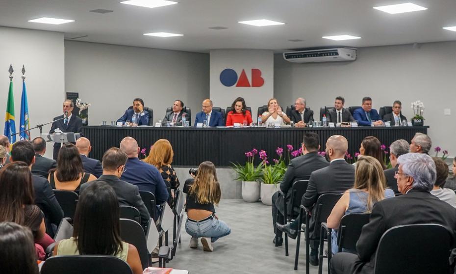 Vereadores participam de sessão solene de posse da nova diretoria da OAB Franca