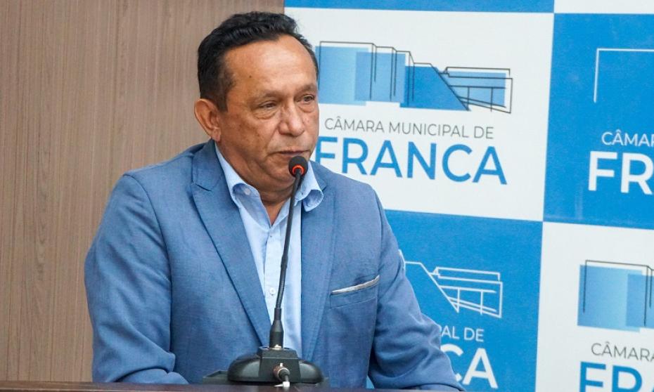 Zezinho aponta falhas do Estado na saúde e alerta: “o povo não pode nem pensar em ficar doente’’