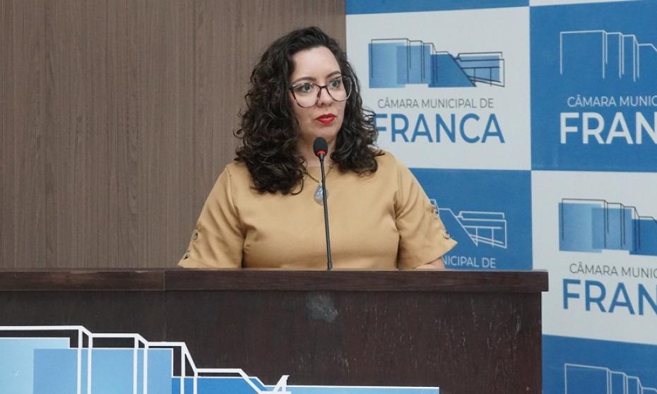 Marília Martins relata precariedade nas condições de trabalho dos servidores públicos; é um cenário caótico!’