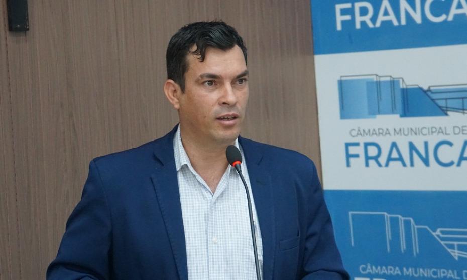 Patriota defende debate criterioso sobre transporte e aponta precariedade na saúde