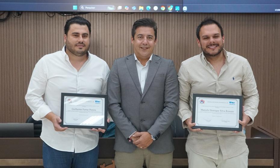 Câmara Municipal presta homenagem aos organizadores da Festa Barbecue